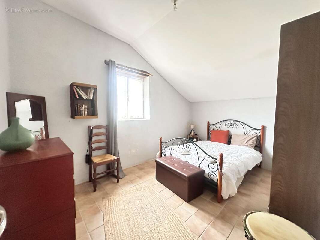 Maison 146 m² à Crouzilles  - photo 9