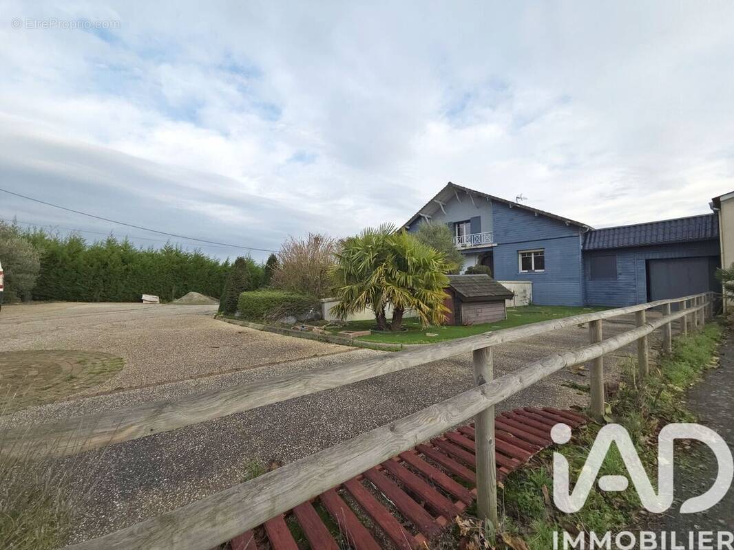 Photo 1 - Maison à MENOMBLET