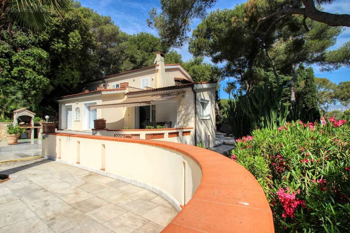 Saint jean cap ferrat "le cap" - propriété 600m²  terrain 5000m² piscine - photo 13
