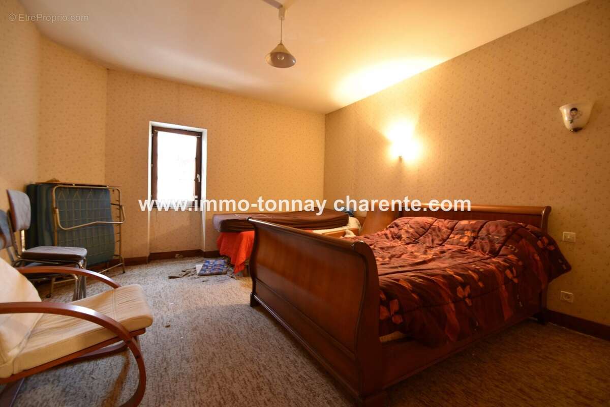 Maison à TONNAY-CHARENTE