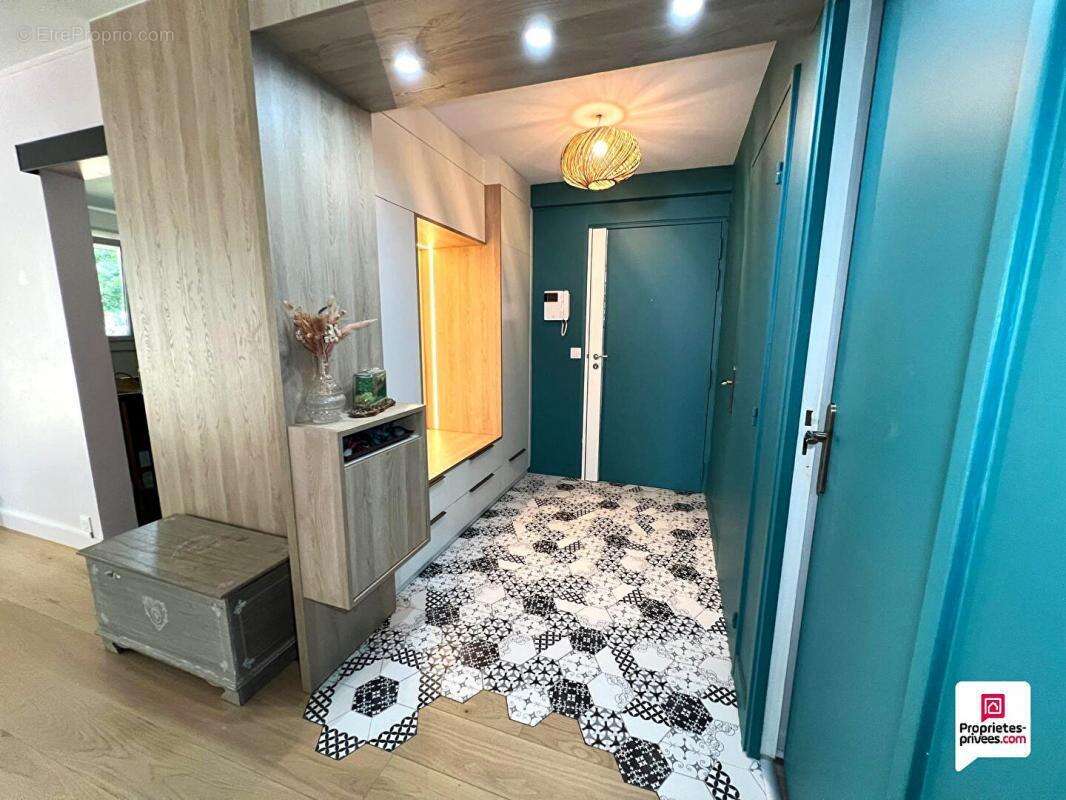 Appartement à VERNEUIL-SUR-SEINE