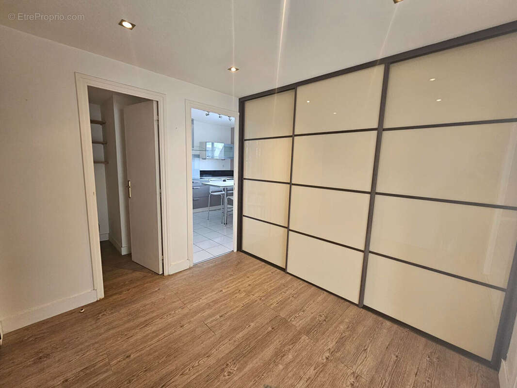 T5 brest saint marc avec balcons et garage - photo 7
