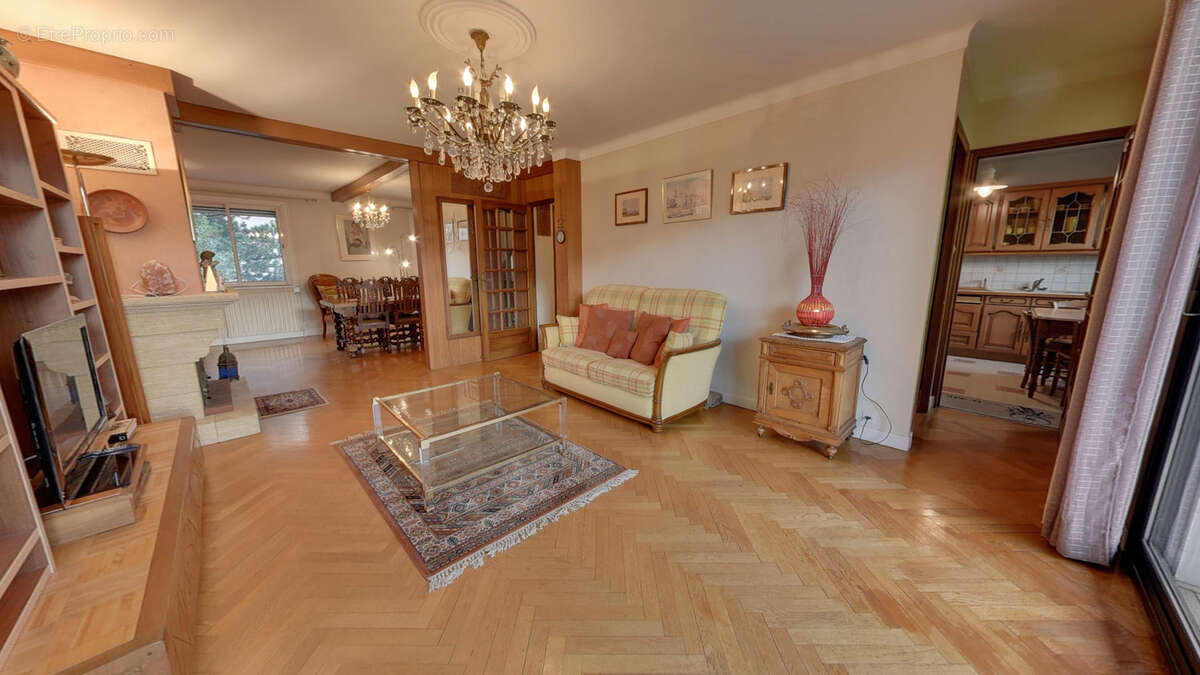 Maison à ECHIROLLES