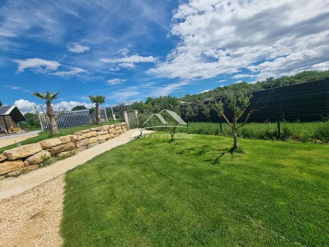 Proche Vézénobres, villa récente avec piscine et hangar - photo 8