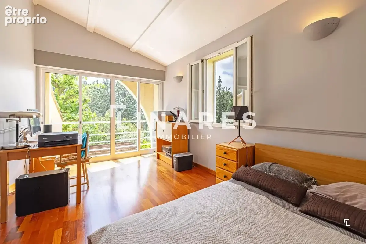 SIGNATURE - Villa 265m² (Sous-sol aménagé 62m²) - Piscine - Garage 44m²  - Parcelle de 1163m² - 13011 Les Camoins - photo 21