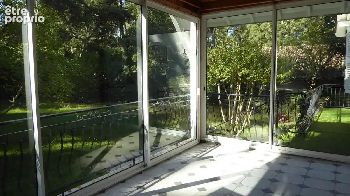 Maison contemporaine 200 m² avec T3 indépendant, piscine, terrain 1300 m²  proche lac  sans vis-à-vis  fort potentiel - photo 8