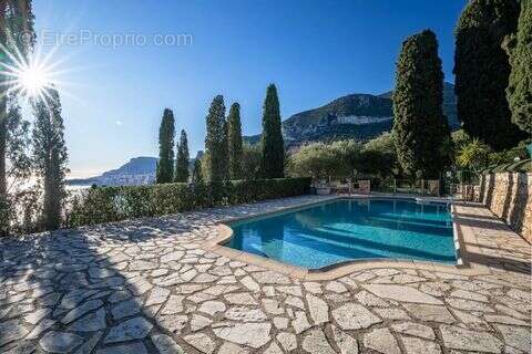 Appartement à ROQUEBRUNE-CAP-MARTIN