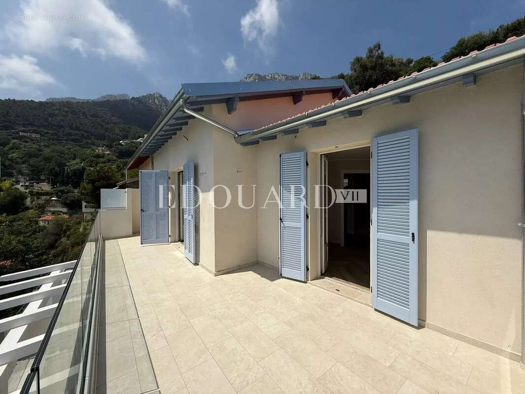 Appartement à ROQUEBRUNE-CAP-MARTIN
