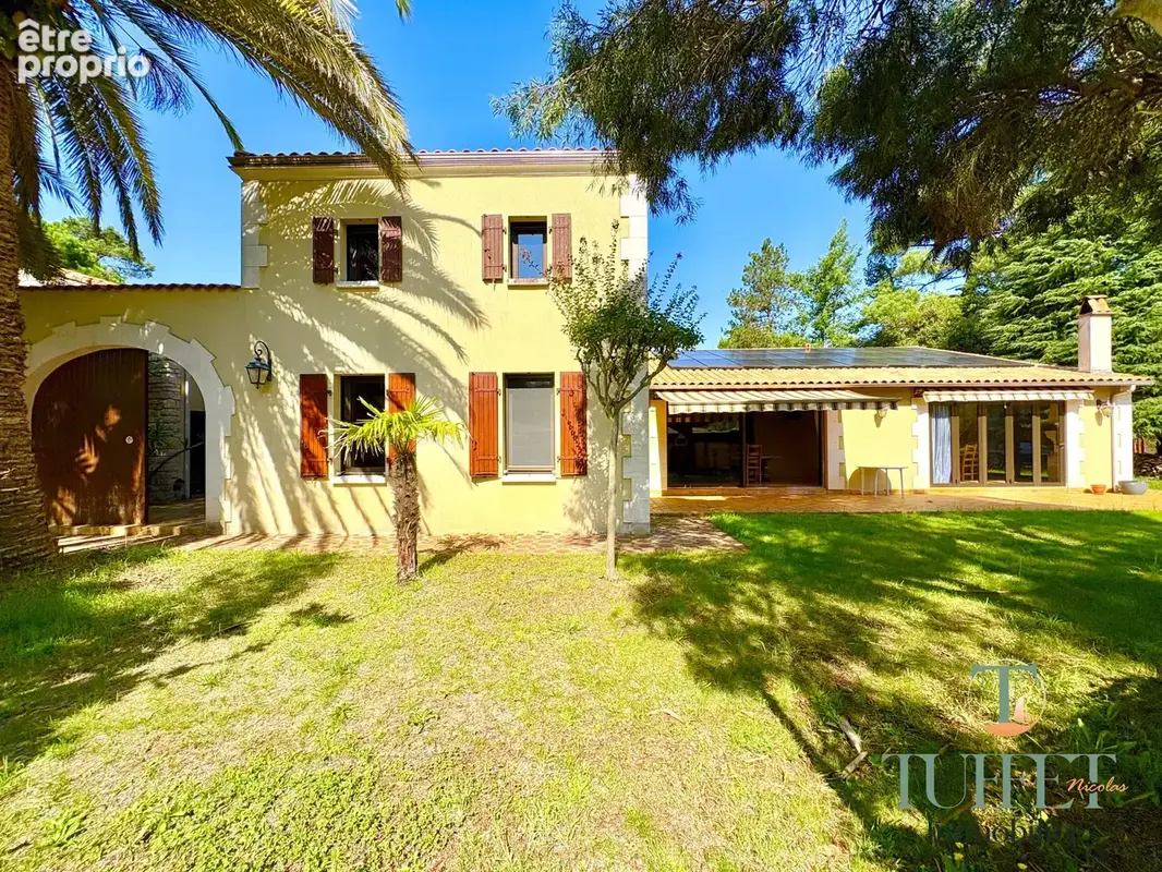Maison 9 pièces 256 m² à vendre à La Tremblade (17390) - photo 3