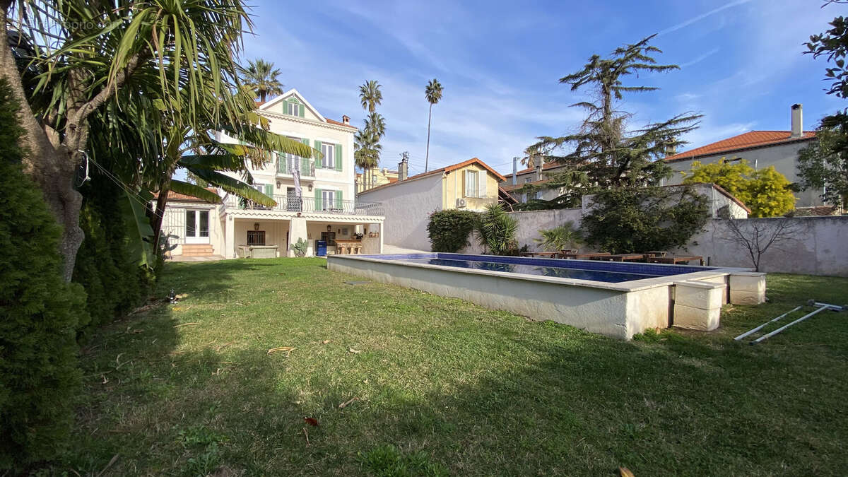Maison à VALLAURIS
