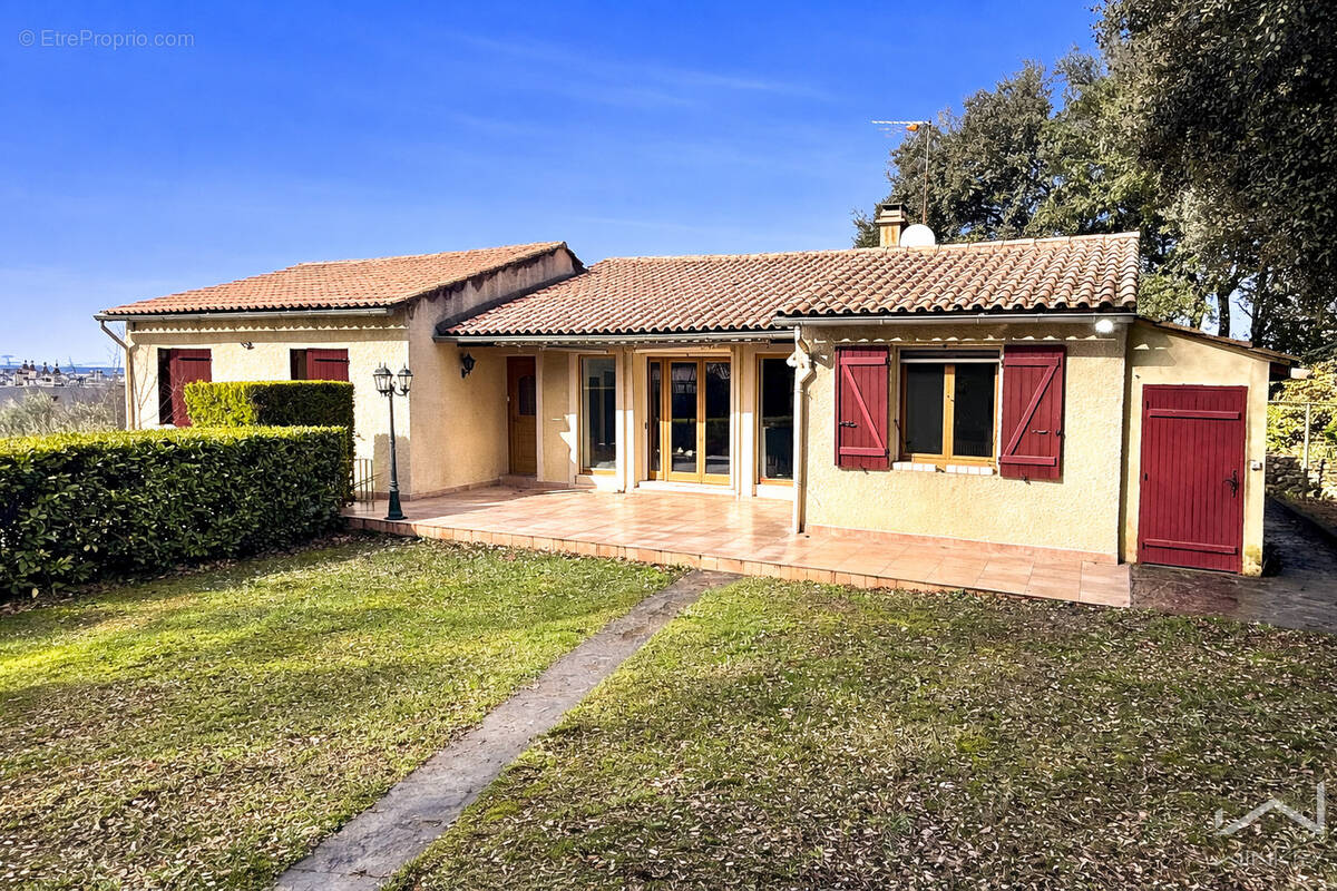 Maison à MONDRAGON