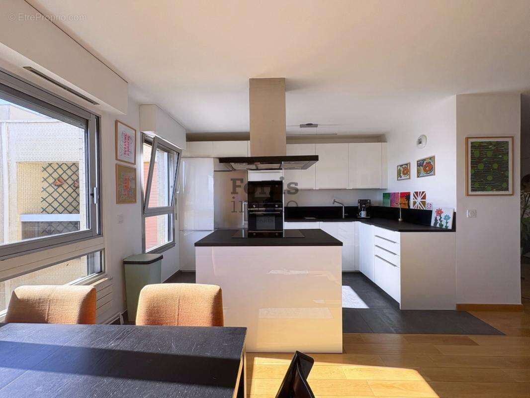 Appartement à PARIS-12E