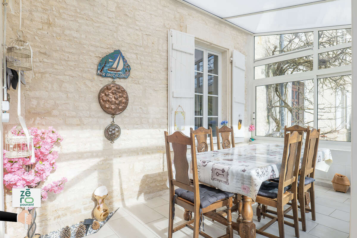 Maison à LES MAGNILS-REIGNIERS