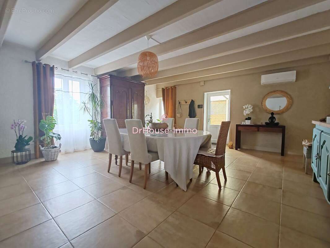 Maison à SAINTE-GEMME-LA-PLAINE