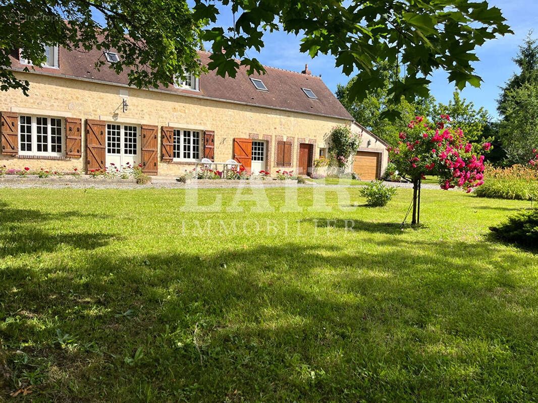 Maison à LE MELE-SUR-SARTHE