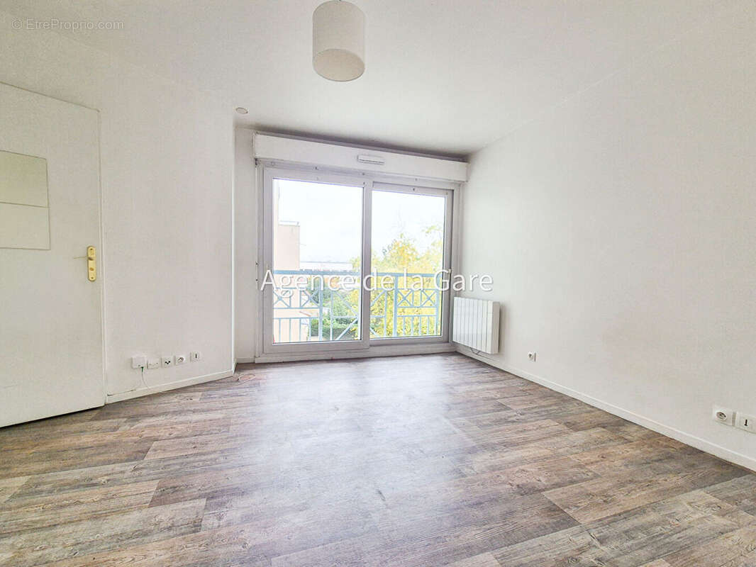 Appartement à HOUILLES