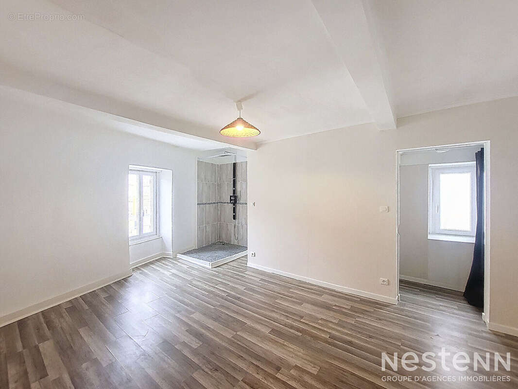 A Vendre Maison rénovée en pierre de 81 m² sur deux niveaux proche du centre-ville de Condom - photo 4