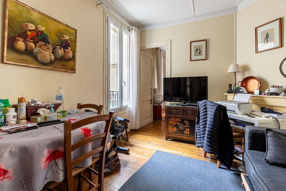 Appartement à PARIS-15E