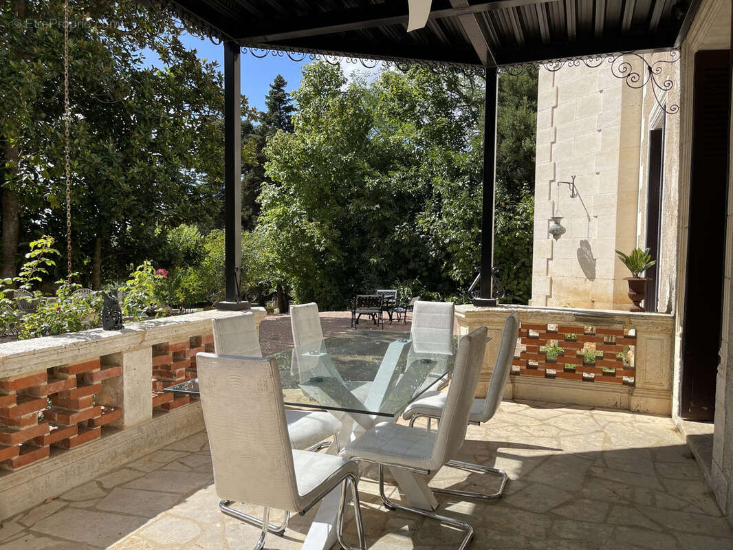 Maison à JAVERLHAC-ET-LA-CHAPELLE-SAINT-ROBERT