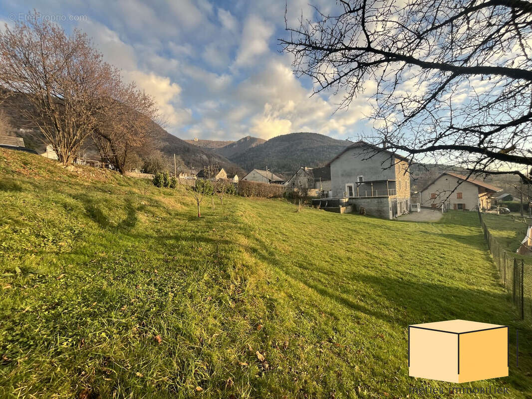 Maison à CHAMPAGNE-EN-VALROMEY