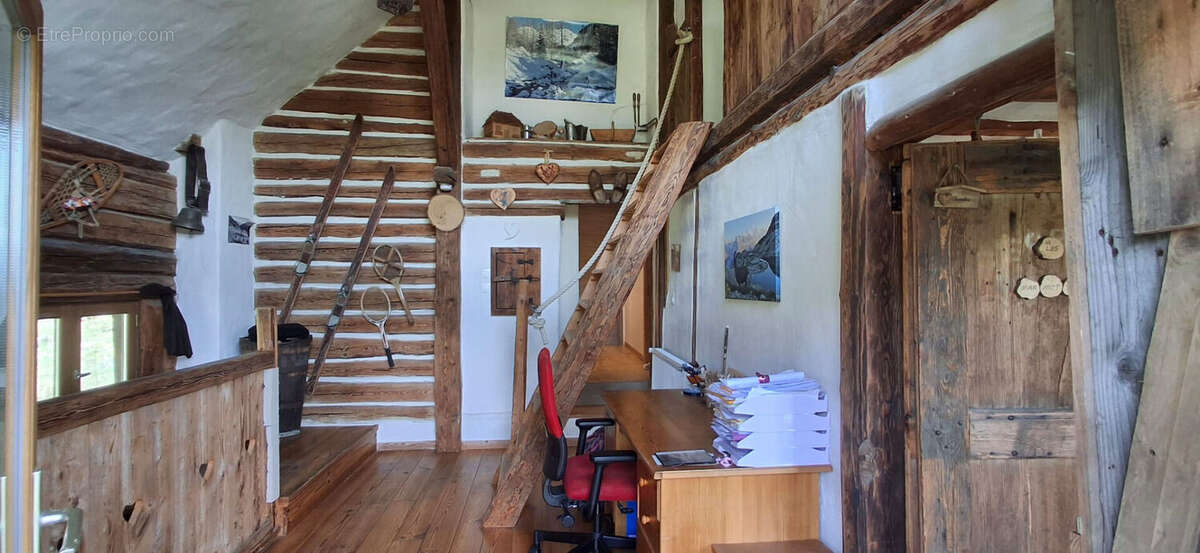 Maison à QUEIGE
