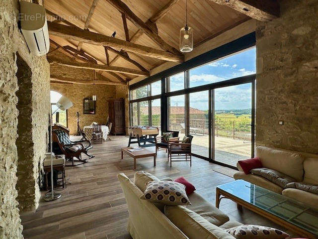 séjour - Maison à VIC-FEZENSAC