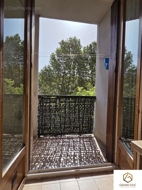Appartement à MARSEILLE-3E
