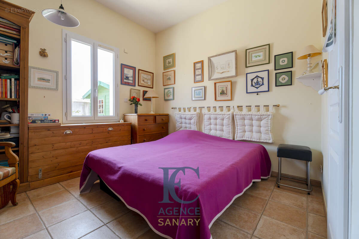 Maison à SAINT-CYR-SUR-MER