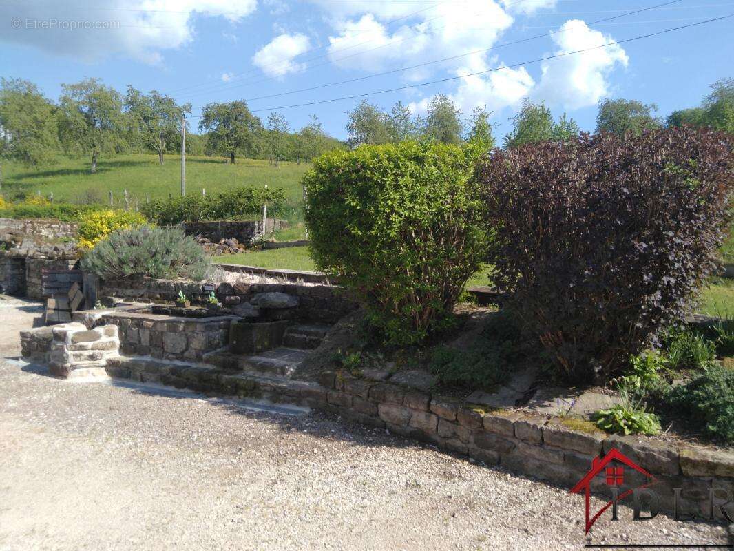 Maison à FOUGEROLLES