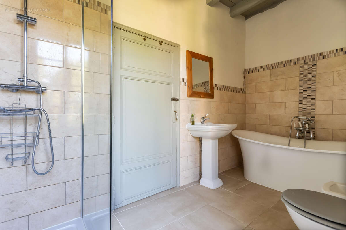 Maison de campagne avec piscine et grange - photo 36