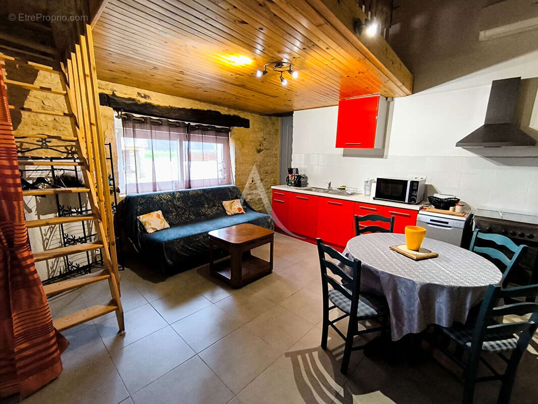 Corps de ferme: Maison en pierre 130m², parcelles de 5ha + granges - photo 16