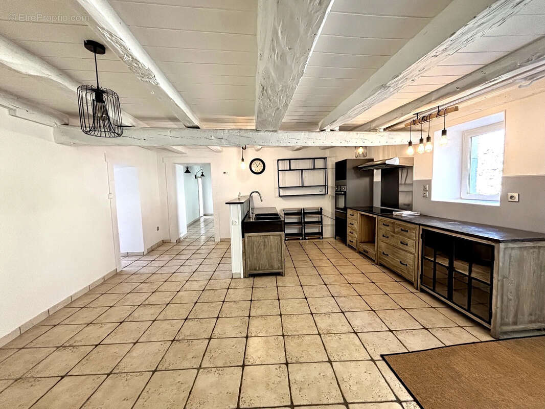 Maison à OURCHES-SUR-MEUSE