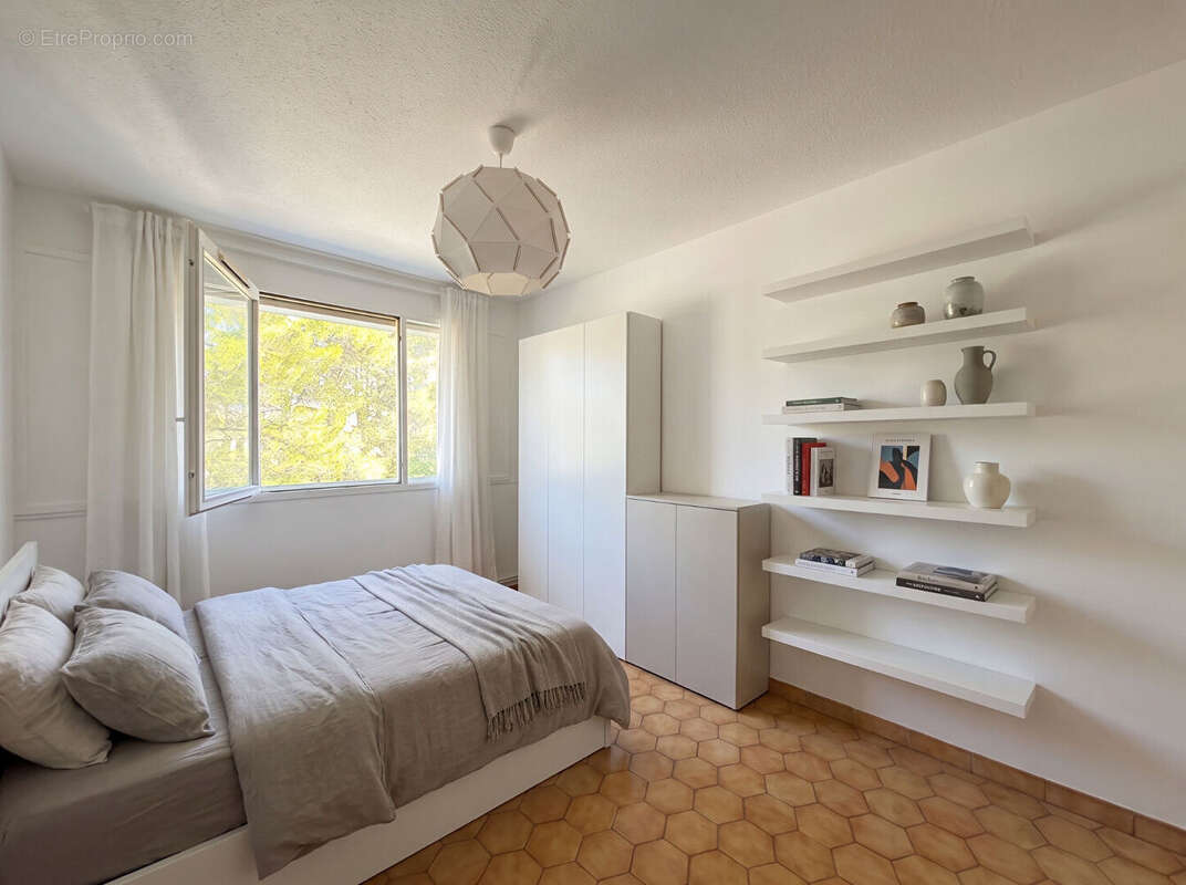 Aix-en-Provence OUEST - Appartement T4 de 80 m² avec terrasse, cave et ascenseur - photo 5