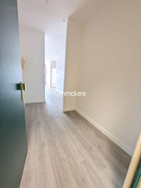 Appartement T3 Bis de 94 m2 avec 2 garages   Saint-Quentin - photo 2