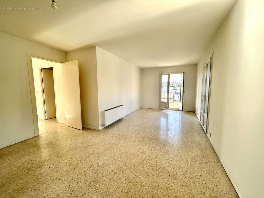 Appartement à PEYMEINADE