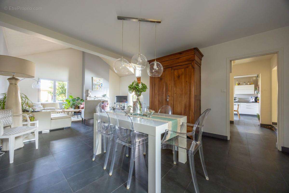 Maison à SAINT-SEBASTIEN-SUR-LOIRE