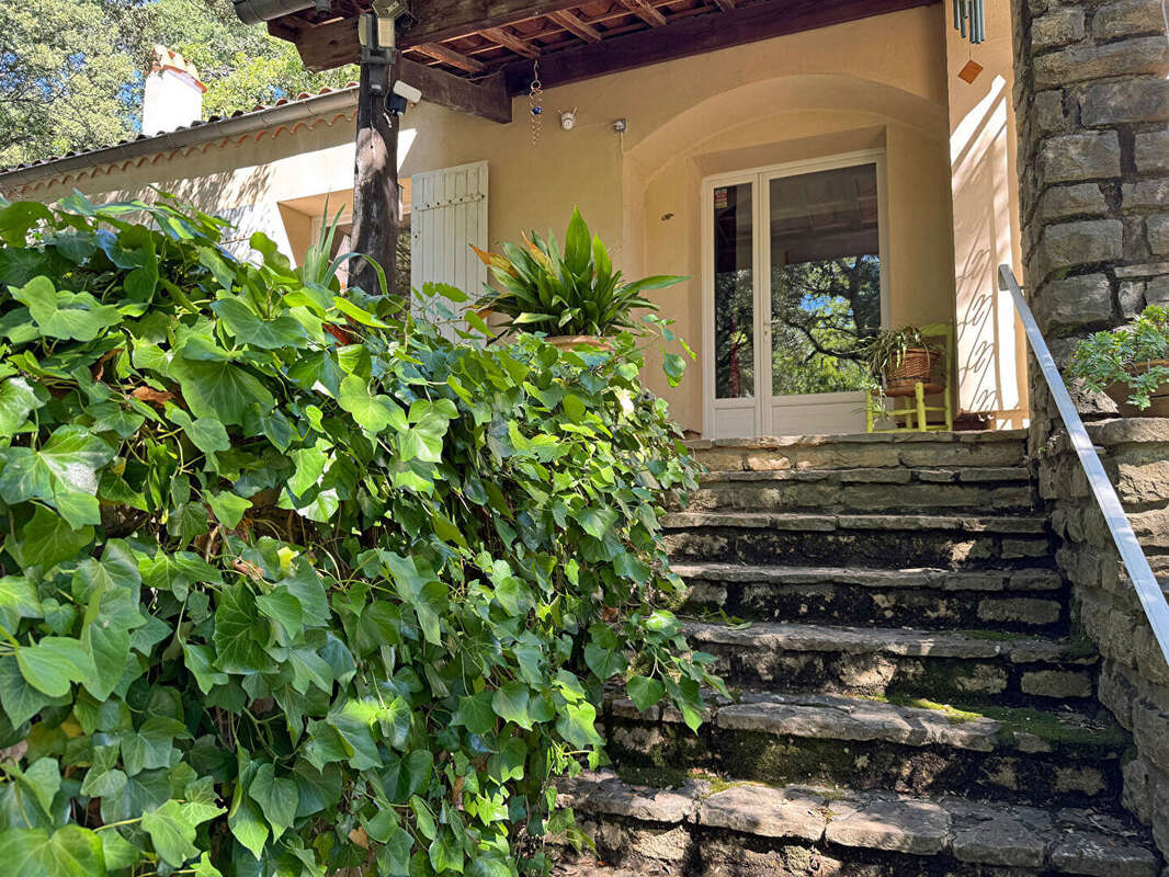 Maison à MONTELIMAR