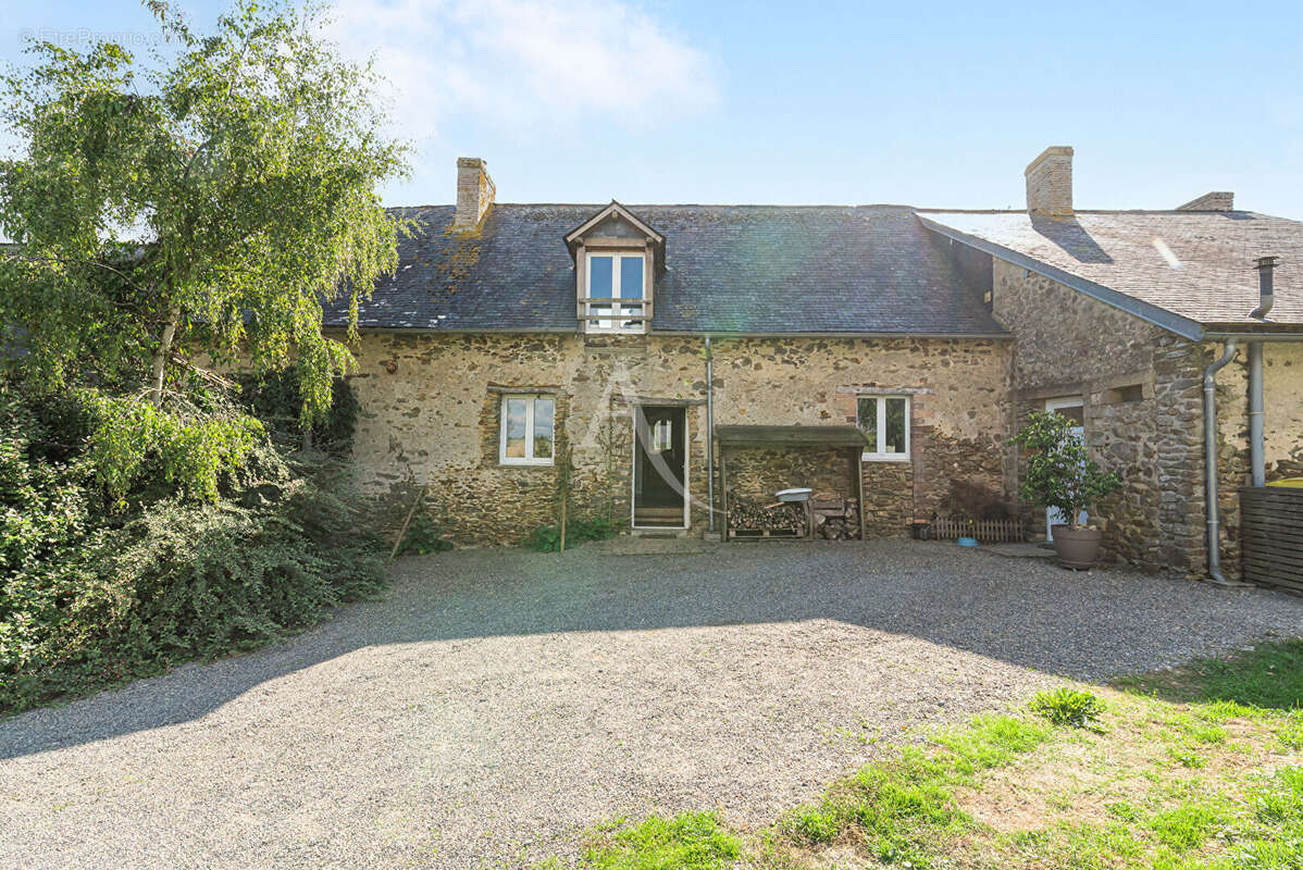 Maison à SAINT-DENIS-D&#039;ANJOU