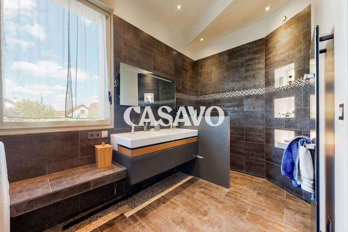 Maison à FONTENAY-SOUS-BOIS