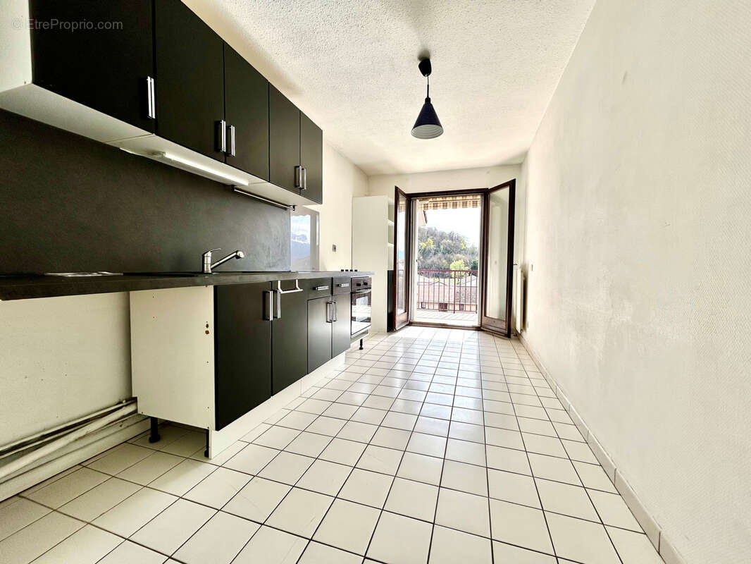 Appartement à LE PONT-DE-CLAIX