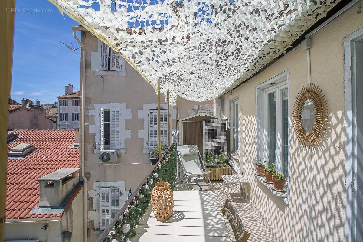 Appartement à MARSEILLE-6E