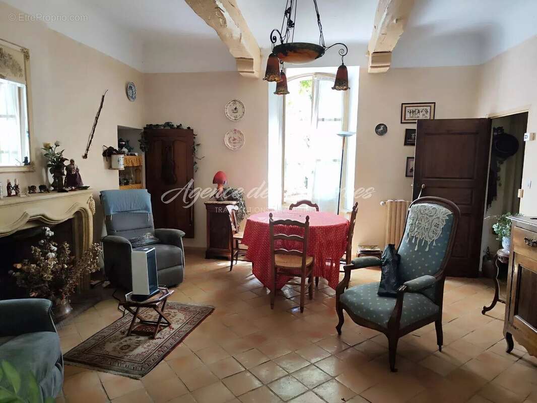 Maison de village avec piscine, garages, remise à Varages - photo 2