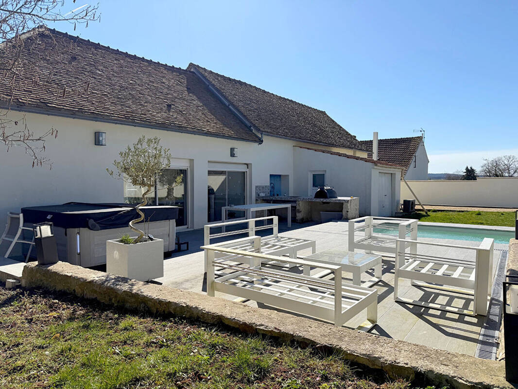 Maison à HOUDAN