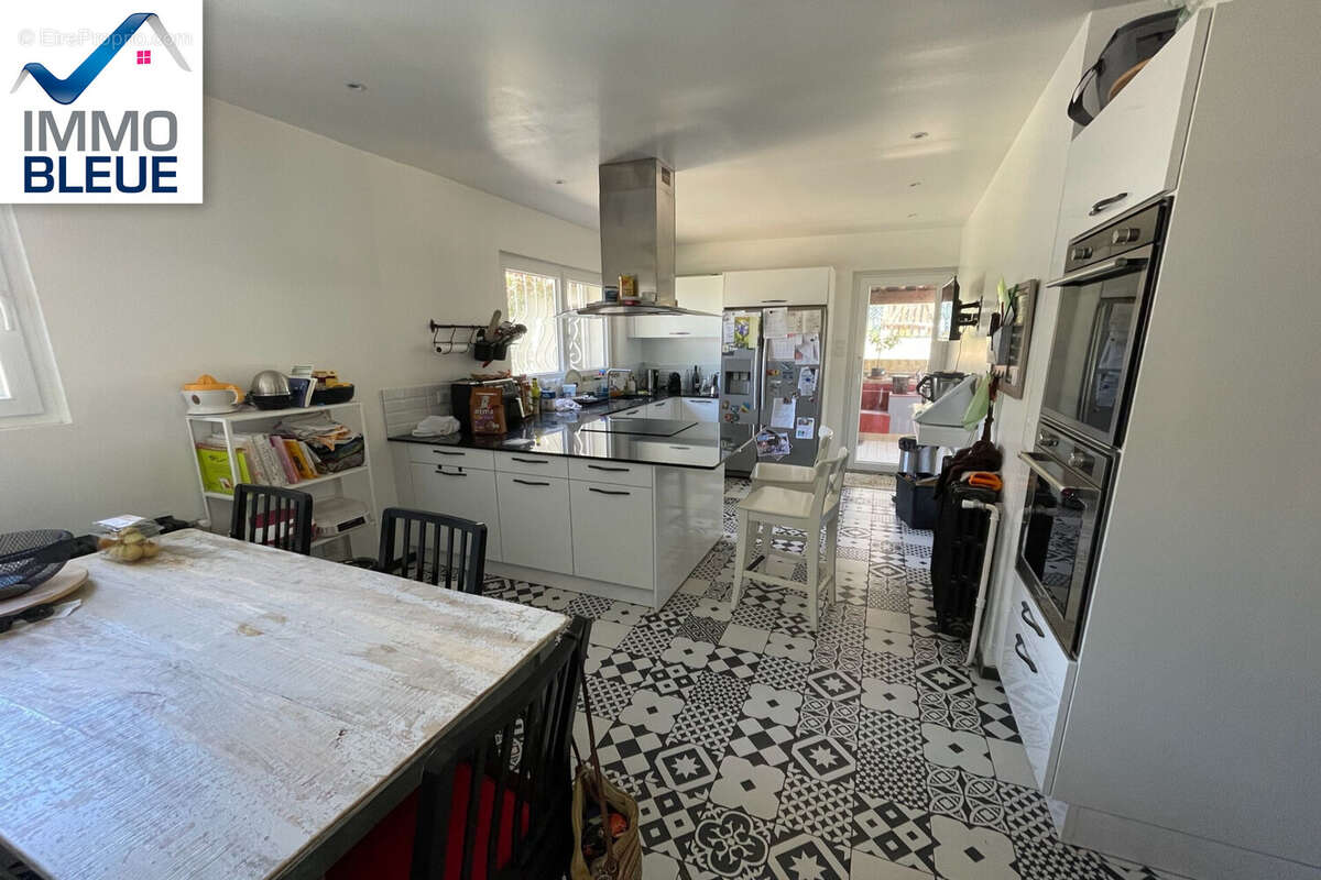 Maison 183 m² à Martigues  - photo 4