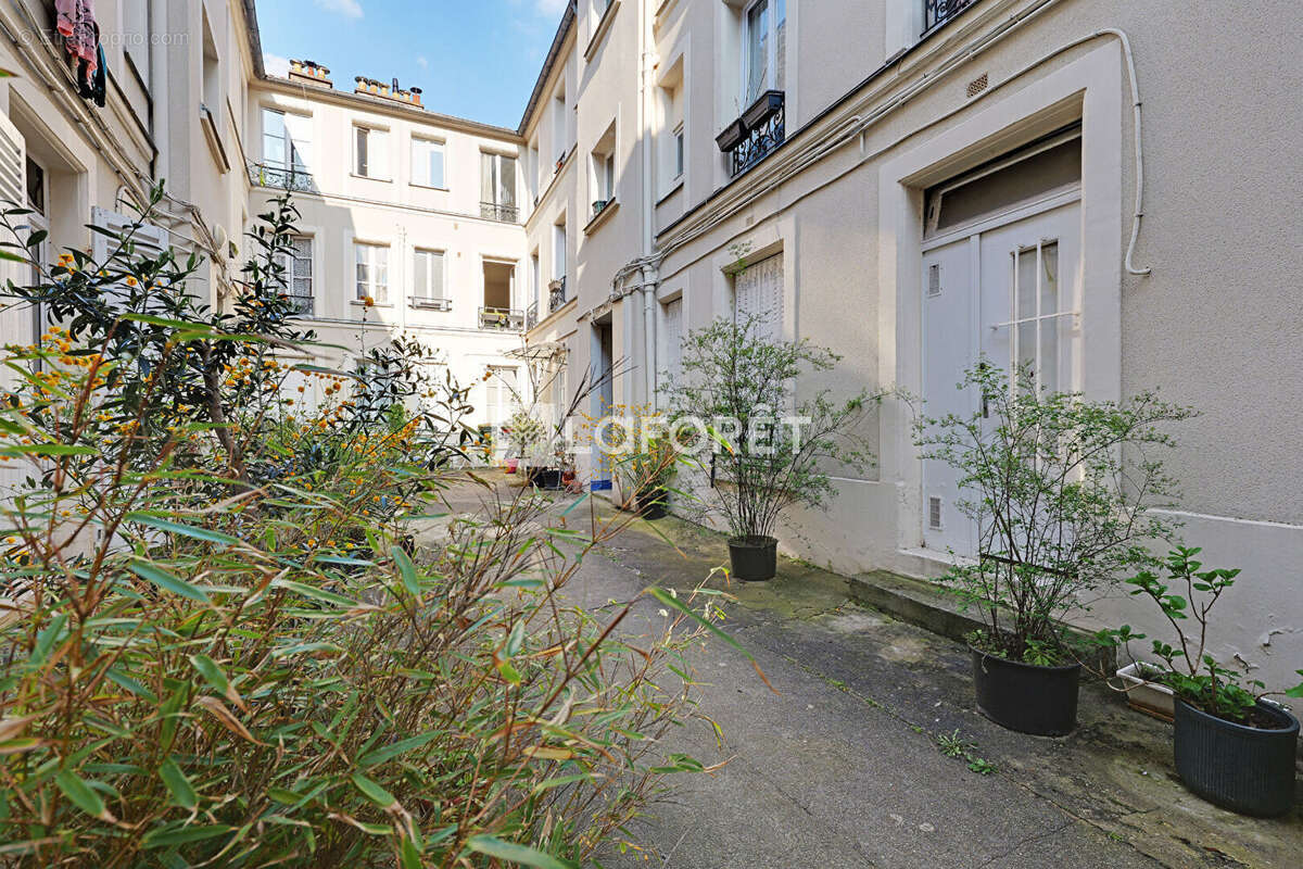 Appartement à PARIS-14E