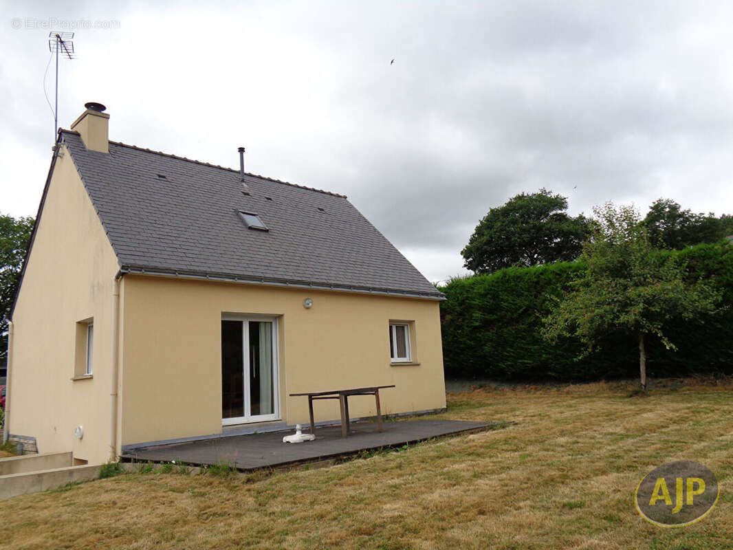 Maison à SERENT