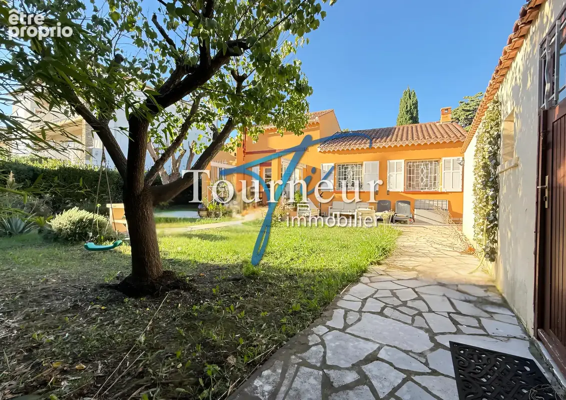 Rare villa plain pied hypercentre proximite immediate du port - photo 1