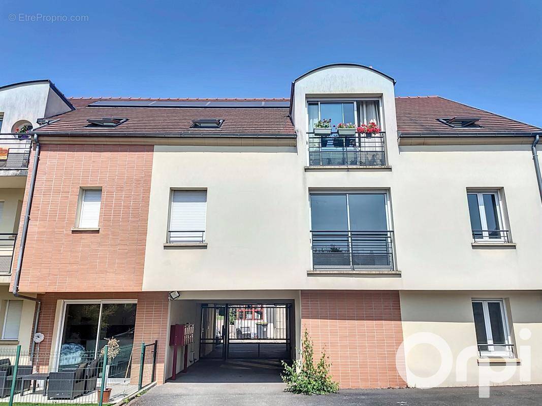 Appartement à CHILLY-MAZARIN