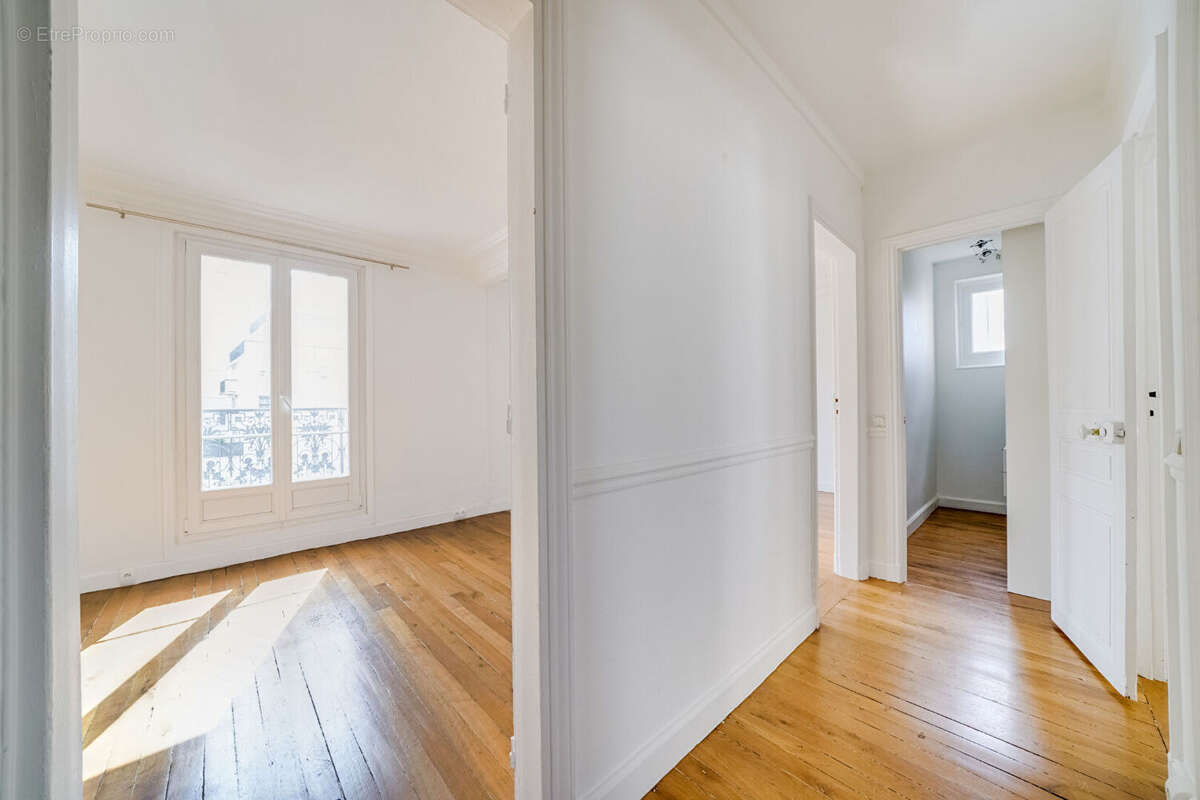 3 pièces en duplex avec balcon - Rue de la Pompe - Calme et lumineux - photo 5
