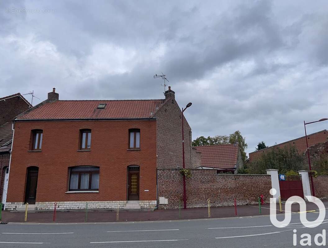 Photo 2 - Maison à MONCHECOURT